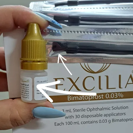 محلول تقویت کننده و محرک رشد مژه و ابرو اکسیلیا مدل بیماتوپروست 0.03 درصد حجم 3 میلی لیتر