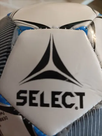 توپ فوتبال مدل بوندسلیگا دوخت ماشینی کد 2023