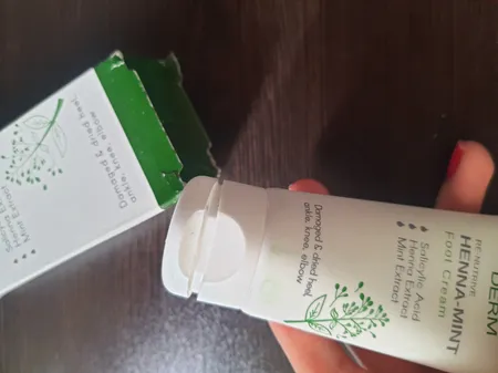 کرم پا نئودرم مدل رینوتریو حجم 50 میلی لیتر