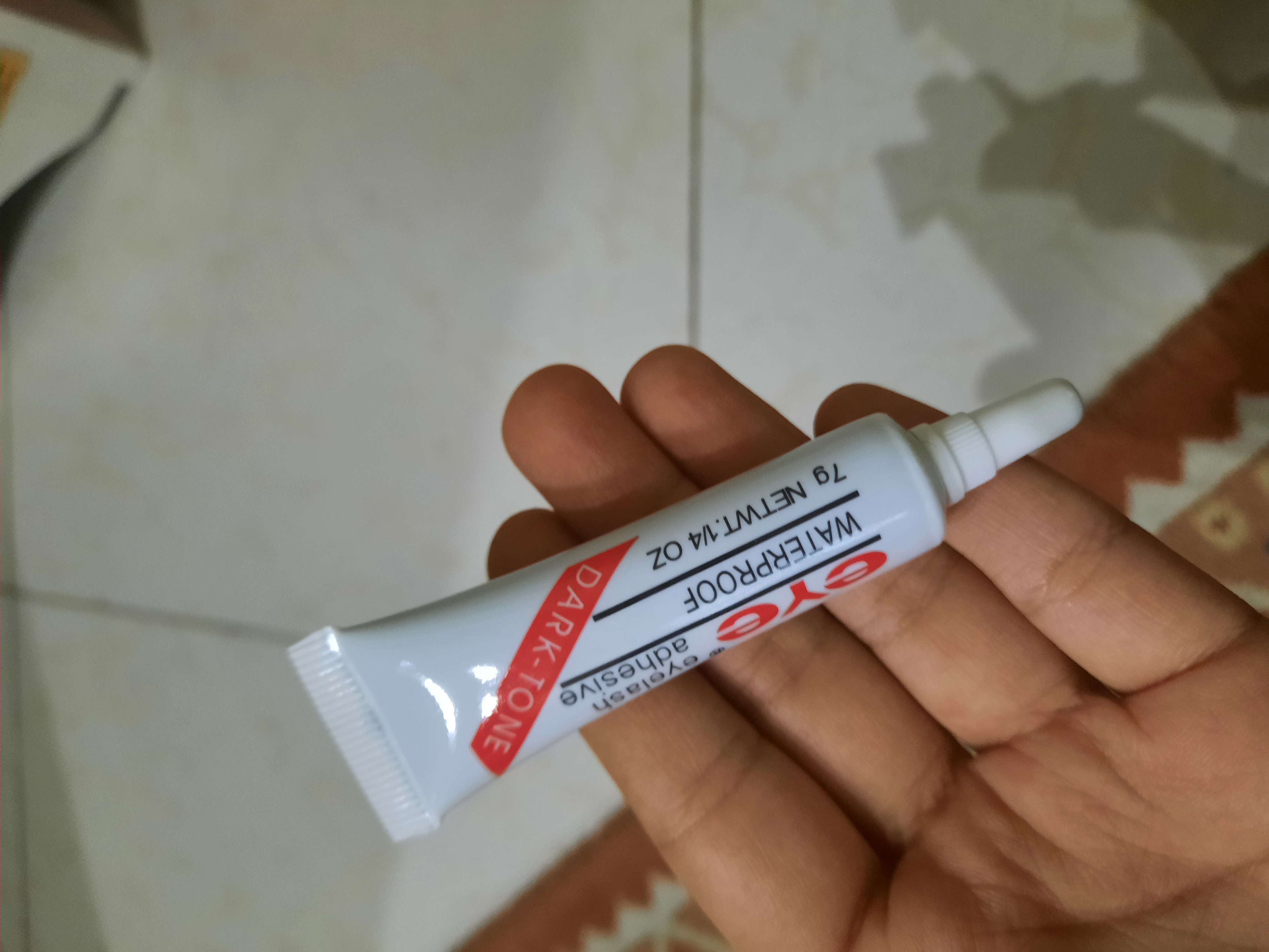 چسب مژه ضد آب eye مدل eyelash adhesive حجم 7 گرم