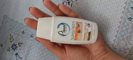 کرم ضدآفتاب رنگی دور چشم و صورت پیکسل SPF35 مدل Physical، حاوی محافظ UVA ،++PA و UVB، ضد پیری، مرطوب‌کننده، مناسب انواع پوست حجم 50 میلی‌لیتر
