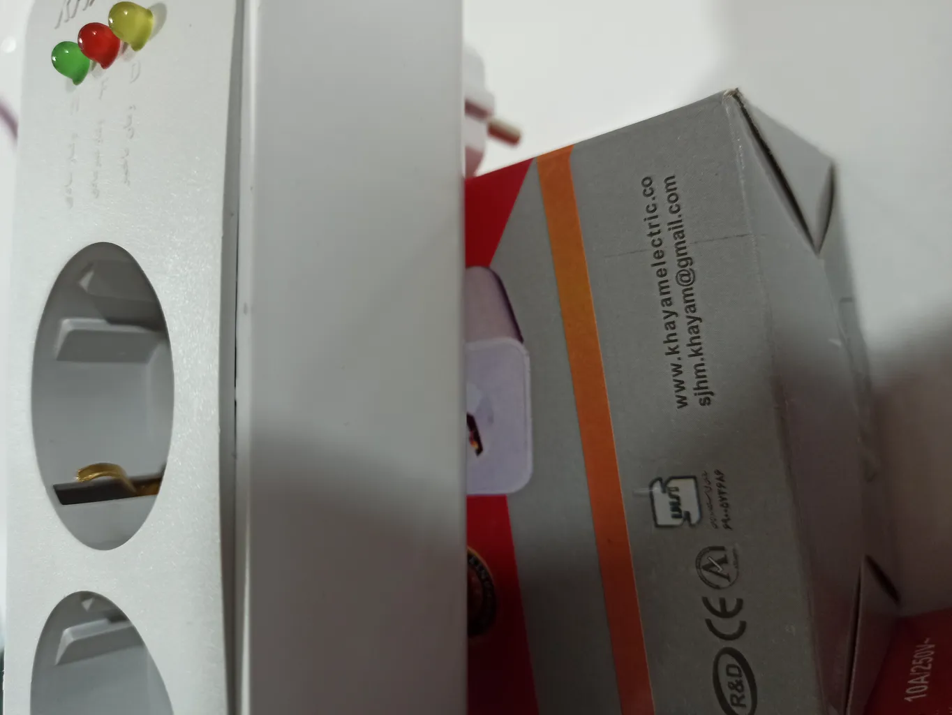 محافظ ولتاژ خیام الکتریک مدل KH8051