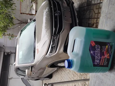 شامپو نانو براق کننده و تمیز کننده بدنه خودرو تیزرو صنعت مدل SH45 حجم 4.4 لیتر