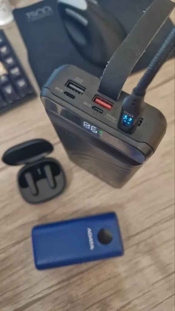 پاوربانک هوکو مدل J123B 22.5W ظرفیت 30000 میلی آمپر ساعت