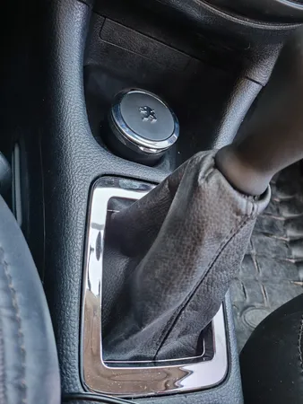 جاسیگاری خودرو مدل JSHKPEG