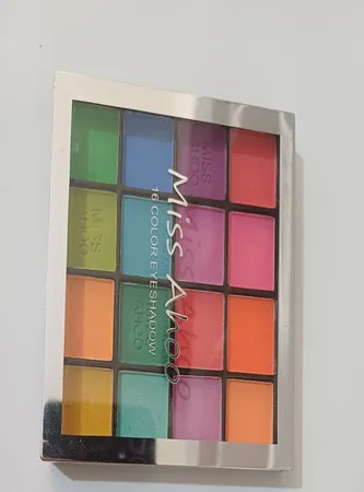 پالت سایه چشم انی لیدی مدل fantasy