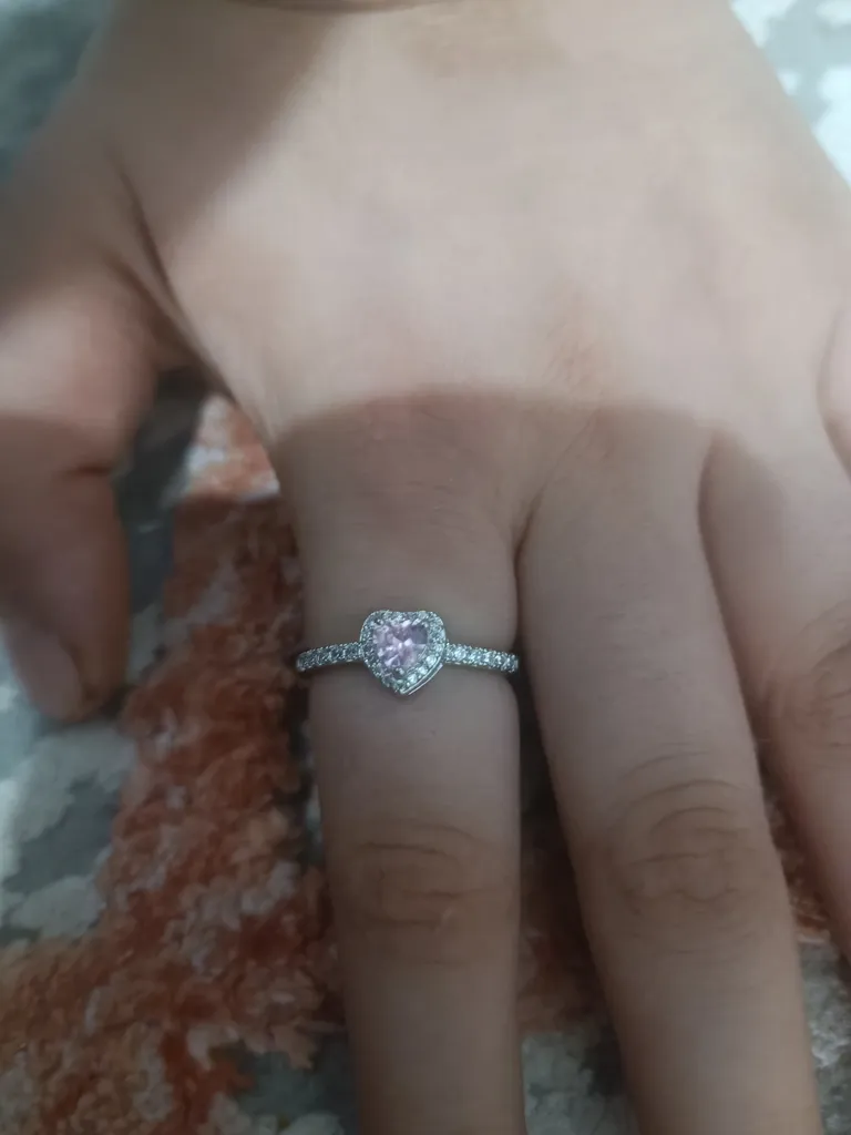 انگشتر زنانه مدل نگین جواهری طرح قلب کد Ar61