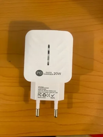 شارژر دیواری 20 وات بنیوس مدل TE-PD03