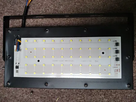 پروژکتور ال ای دی 50 وات یاس کد bilbo01