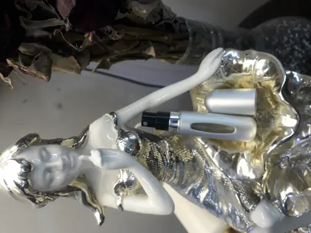 محفظه نگهدارنده عطر مدل Easy-Refill