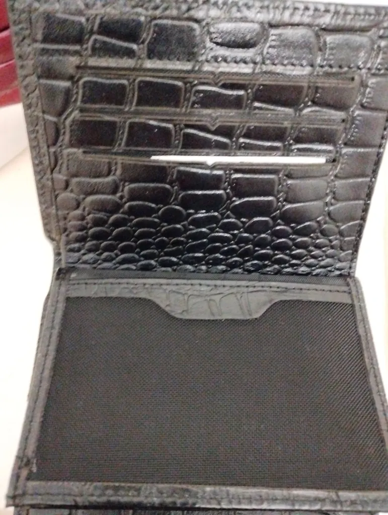 کیف پول مردانه بیورا مدل چرم طبیعی کروکودیلی کد KPK31