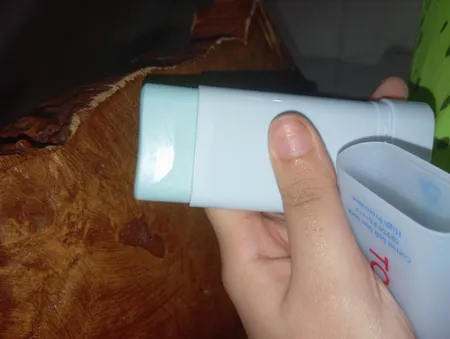 استیک ‌کرم ضد آفتاب بی رنگ توکوبو SPF 50 مدل 00 مناسب انواع پوست حجم 19 میلی‌لیتر