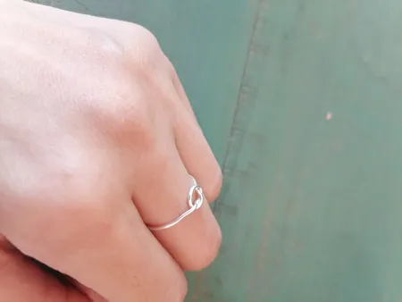 انگشتر نقره زنانه مدل گره H07