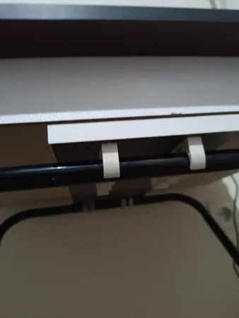 میز تحریر تاشو و تنظیم شو یاس سفید تک باکس دار