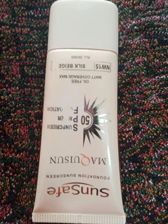 کرم ضدآفتاب رنگی سان‌سیف مدل NW15 مقدار 40 گرم