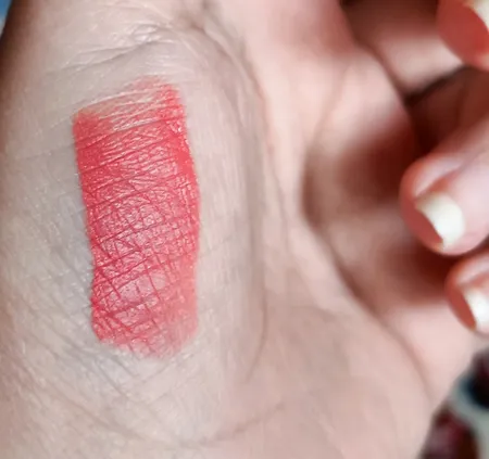 رژ لب گلدن رز مدل ولوت مات شماره 05