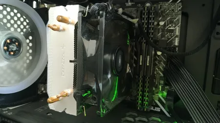 سیستم خنک کننده بادی دیپ کول مدل GAMMAXX 200 V2 LGA1700