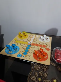 بازی منچ و مارپله کلاسیک تخته چوبی مدل Animals