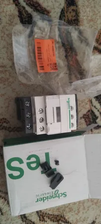 کنتاکتور 9 آمپر اشنایدر مدل LC1D09M7