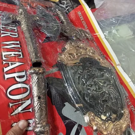 اسباب بازی جنگی مدل شمشیر و تبر