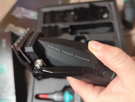 ست ماشین اصلاح موی سر و صورت وی جی ار مدل V-640 بسته 2 عددی