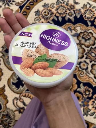 اسکراب لایه بردار پوست انشور هاینس مدل Almound حجم 250 میلی لیتر