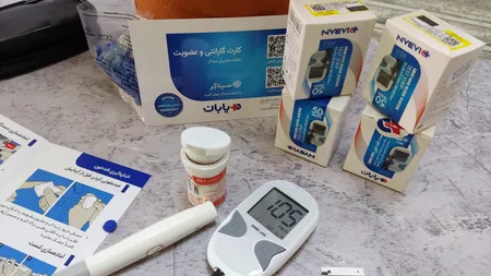 دستگاه تست قند خون دیابان مدل  SMM1000 به همراه نوار تست قند خون مجموعه 4 عددی
