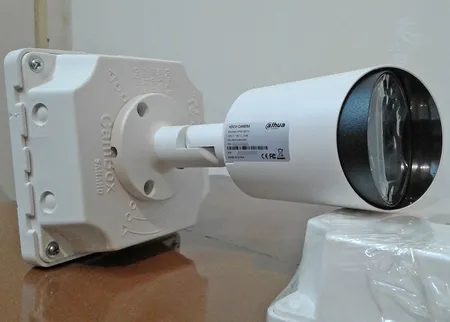 دوربین مداربسته آنالوگ داهوا مدل DH-HAC-HFW1200TP