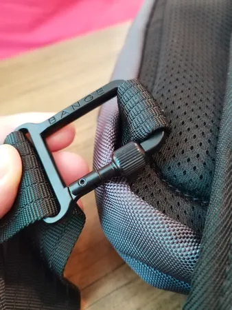 کیف کراس بادی مردانه بنج مدل BN-7079