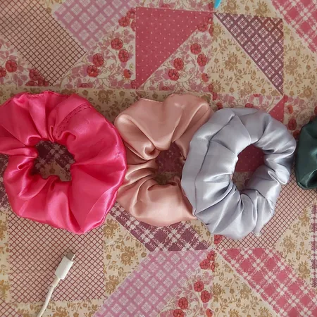 کش مو زنانه مدل اسکرانچی ساتن بسته 4 عددی