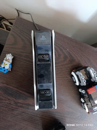 پایه شارژر دسته بازی پلی استیشن 5   مدل CFI-ZDS1