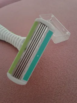 خود تراش ادلر الدا مدل 5 Blade بسته 4 عددی