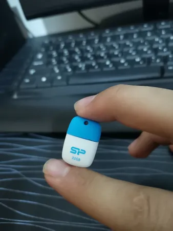 فلش مموری سیلیکون پاور مدل Touch T07 ظرفیت 32 گیگابایت