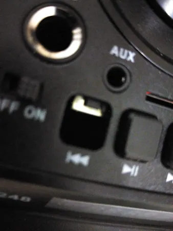 اسپیکر بلوتوثی قابل حمل مدل ZQS4248