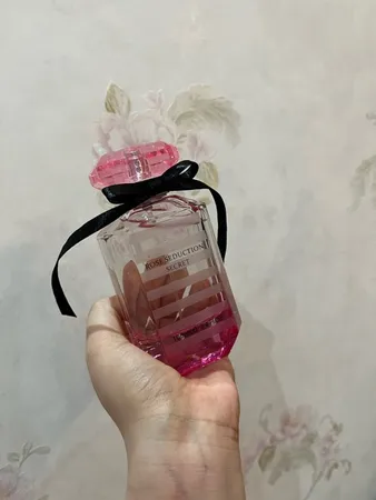 ادو پرفیوم زنانه فراگرنس ورد مدل Rose Seduction Secret حجم 100 میلی لیتر