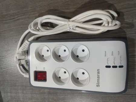 محافظ ولتاژ سیماران مدل SM-525N-2.8