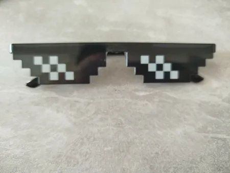 عینک مدل Thug Life