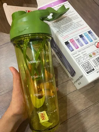 شیکر ورزشی کد 103410 گنجایش 0.650 لیتر