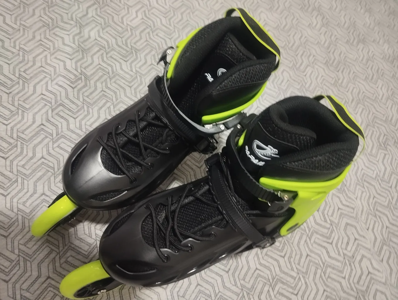 اسکیت کفشی مدل سه چرخ پاپایسون سایز 41-44