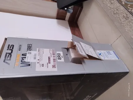 مانیتور گیمینگ 31.5 اینچ ایسوس مدل TUF Gaming VG328QA1A، رزولوشن FullHD پنل VA، نرخ بروزرسانی 170 هرتز، با نسبت تصویر 16:9، دارای اسپیکر داخلی، دارای پورت HDMI و DisplayPort و USB و خروجی هدفون