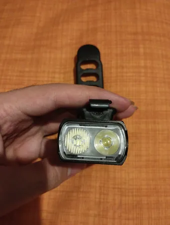 چراغ جلوی دوچرخه مدل BE1090