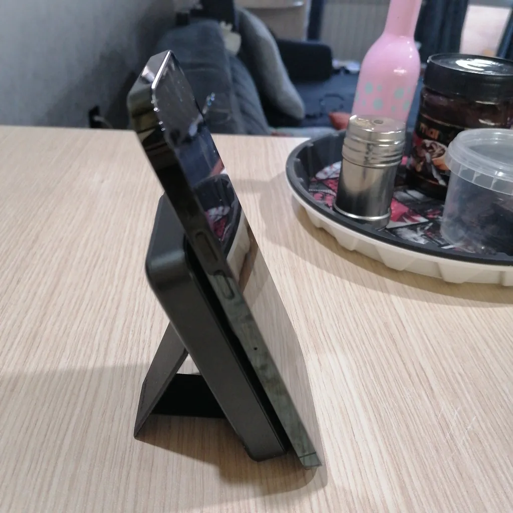 پاوربانک انرجیا مدل MagPac Grip ظرفیت 10000 میلی آمپر ساعت