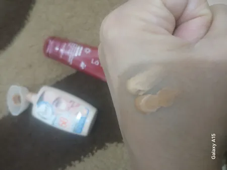 کرم ضدآفتاب و ضدلک رنگی لافارر مدل SPF40-Medium، مناسب پوست‌های چرب، حجم 40 میلی‌لیتر