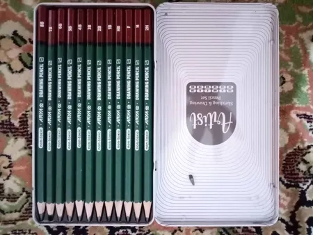 مداد طراحی آریا مدل Artist کد 002-3075 مجموعه 12 عددی