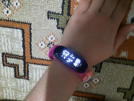 ساعت مچی دیجیتال بچه‌گانه طرح عروسکی کد 4