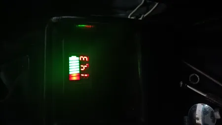 نمایشگر میزان شارژ باطری مدل A001