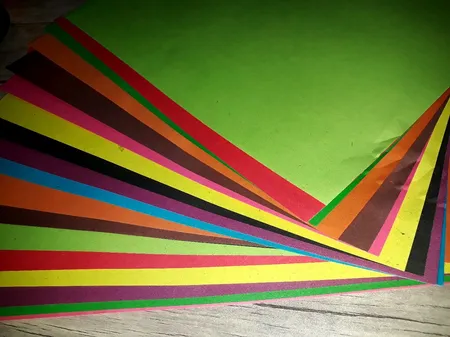 مقوا رنگی سایز ۳۴×۲۴ بسته ۲۰ عددی (۱۰ رنگ از هر کدام ۲ عدد)