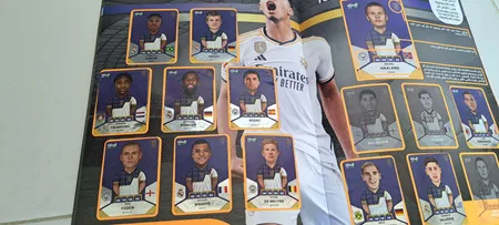 اسباب بازی زینتی کیمدی مدل  مجله برگزیده فوتبال 2025