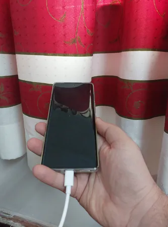 گوشی موبایل داریا مدل bond 5G دو سیم کارت ظرفیت 256 گیگابایت و رم 8 گیگابایت