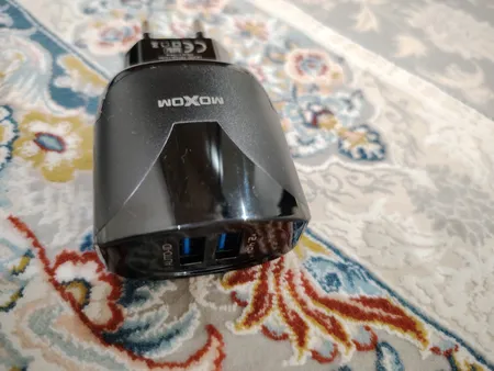 شارژر دیواری موکسوم مدل MX-HC30 به همراه کابل تبدیل microUSB